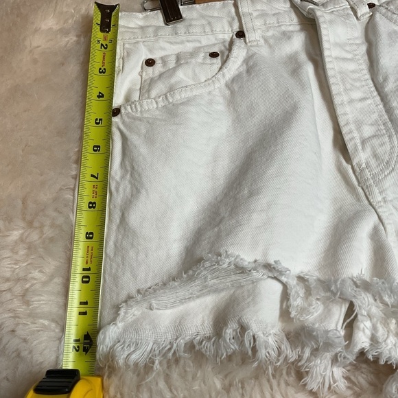 Zara Denim Jean Shorts Destroyed high rise white booty shorts on trend s… - Picture 4 of 6